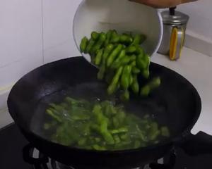 「武汉味道」凉拌麻辣毛豆（视频版噢）的做法 步骤3