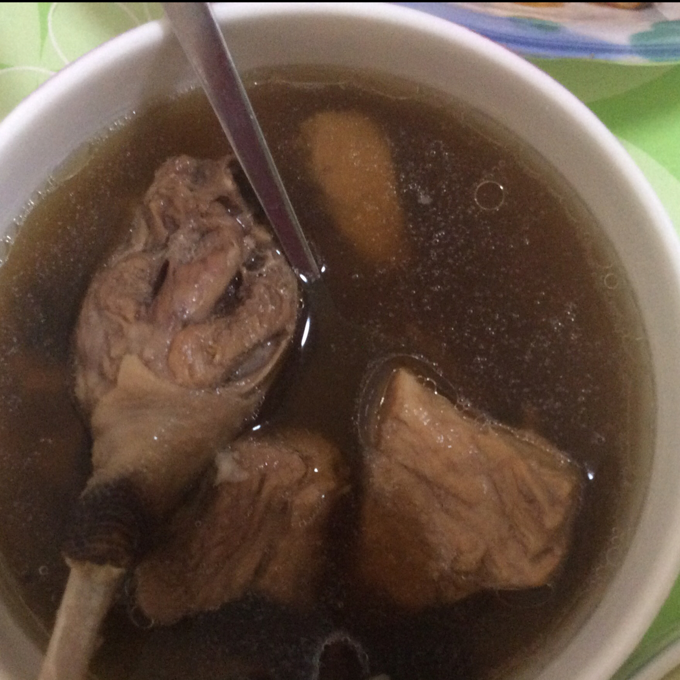 水鸭茶树菇汤
