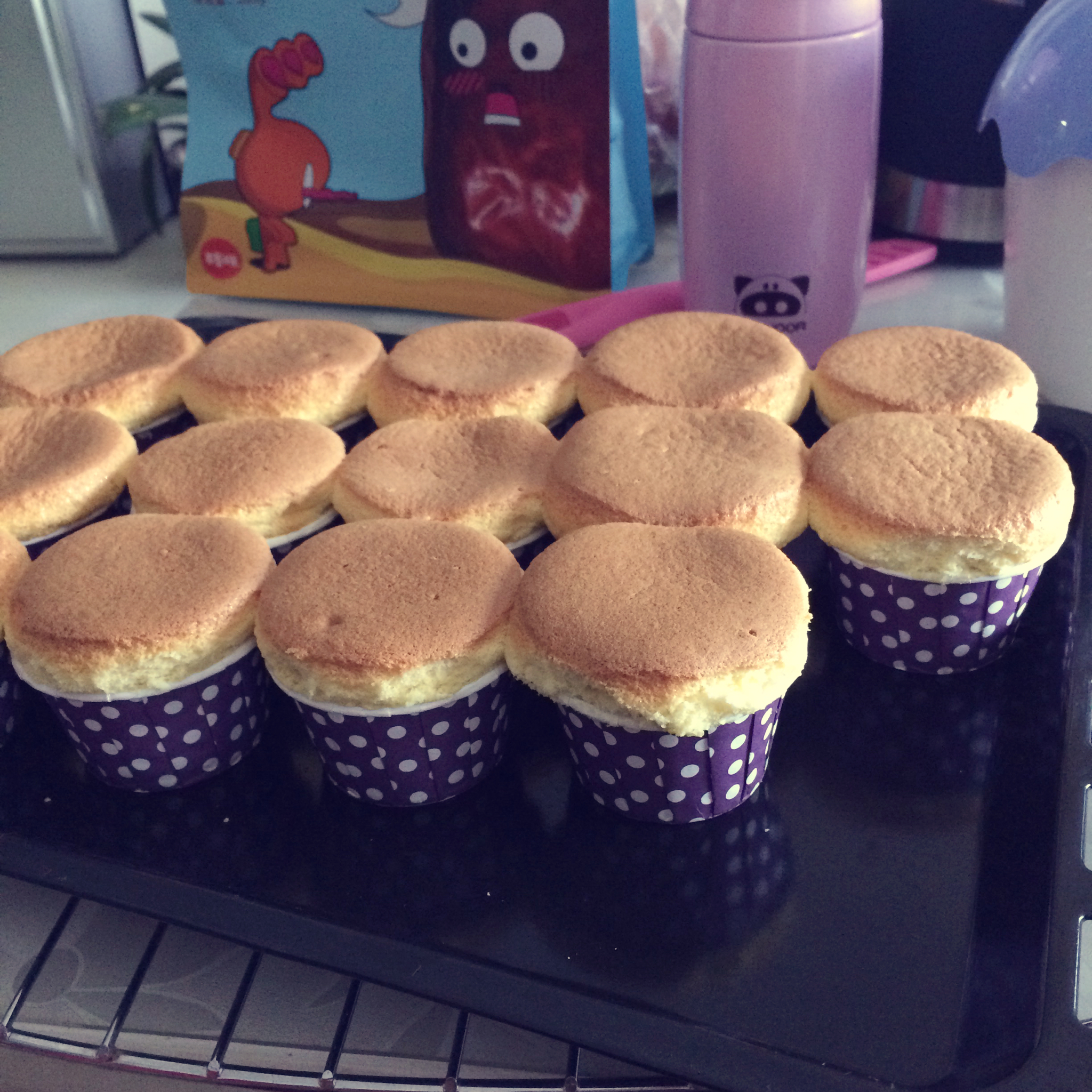 软绵绵戚风纸杯蛋糕