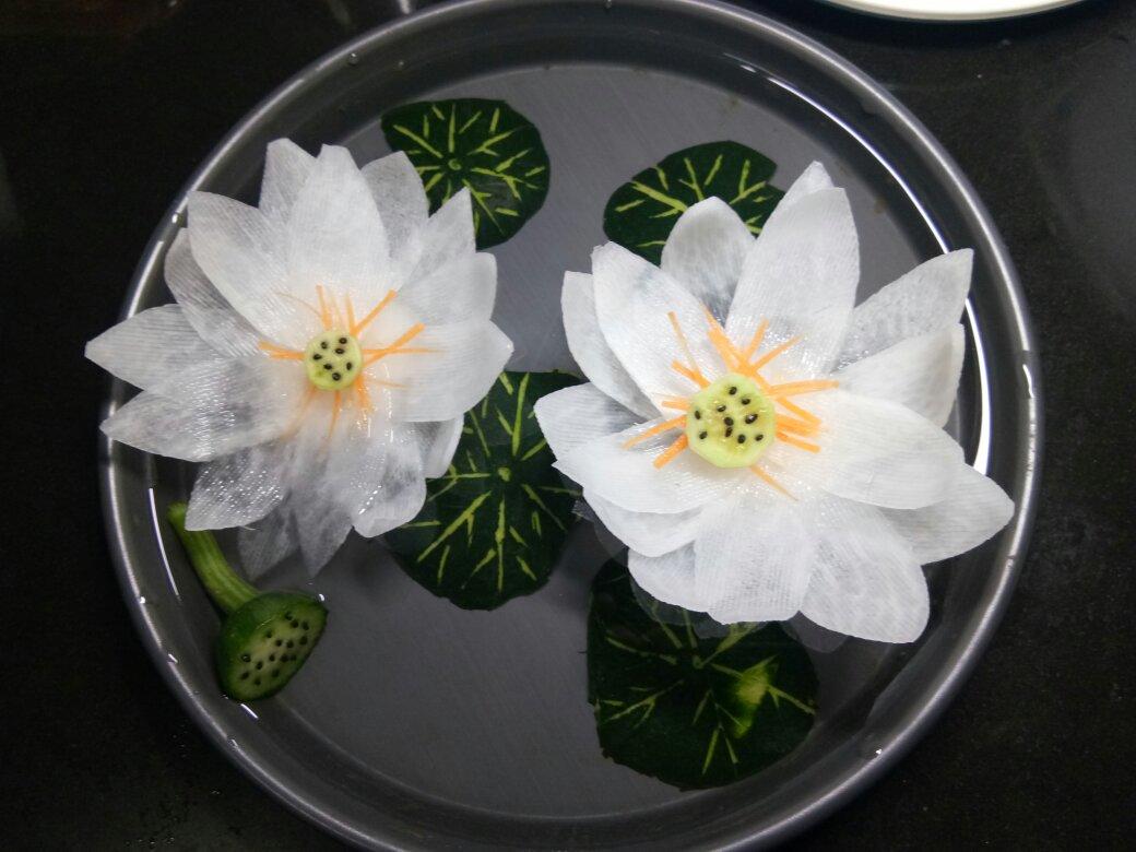 贝窝麻麻做的简单美丽的盘饰(8)——拼装荷花盘饰