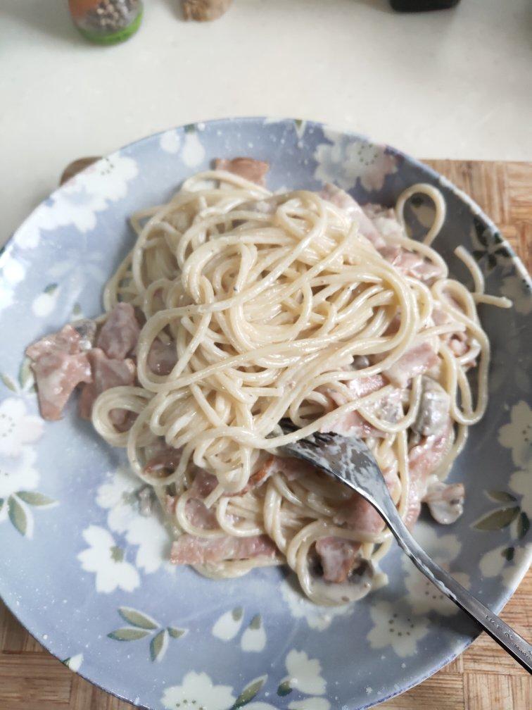 🥓奶油培根意面🍝                    （消耗淡奶油）