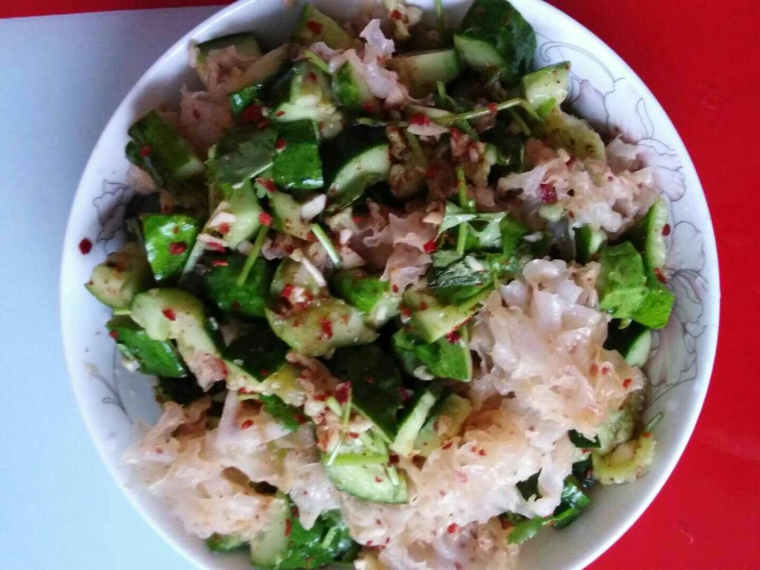 凉拌银耳黄瓜