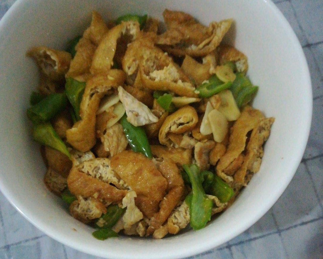 油豆腐炒肉的做法