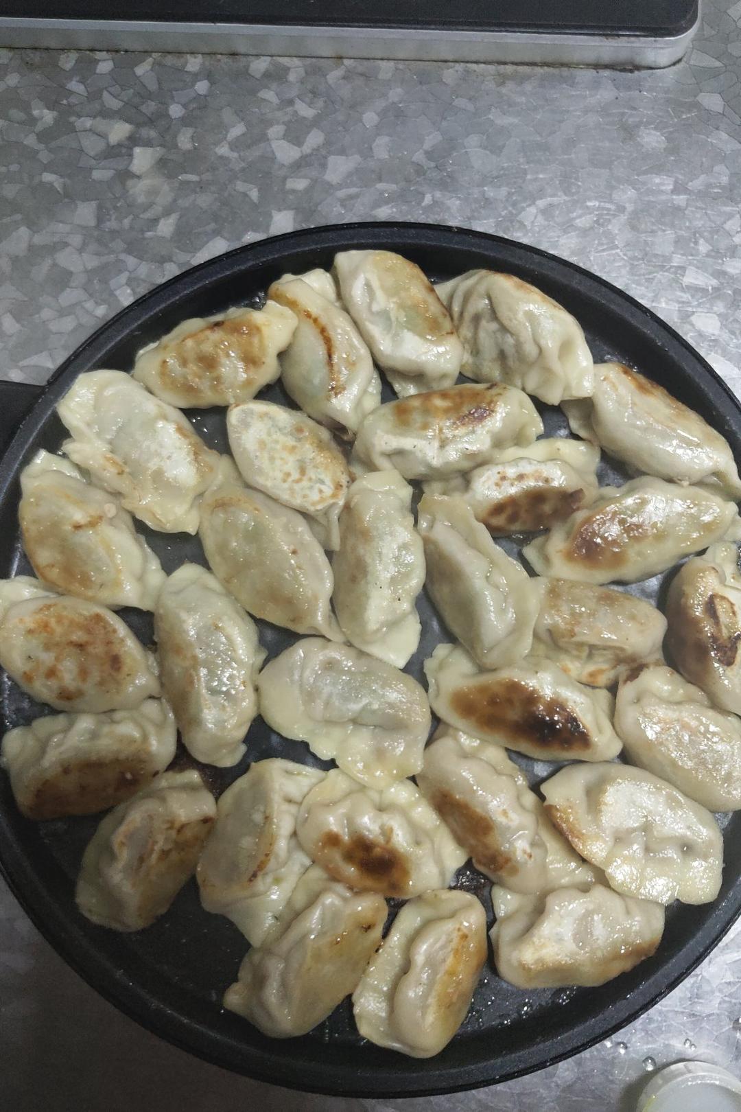 冻饺子版锅贴
