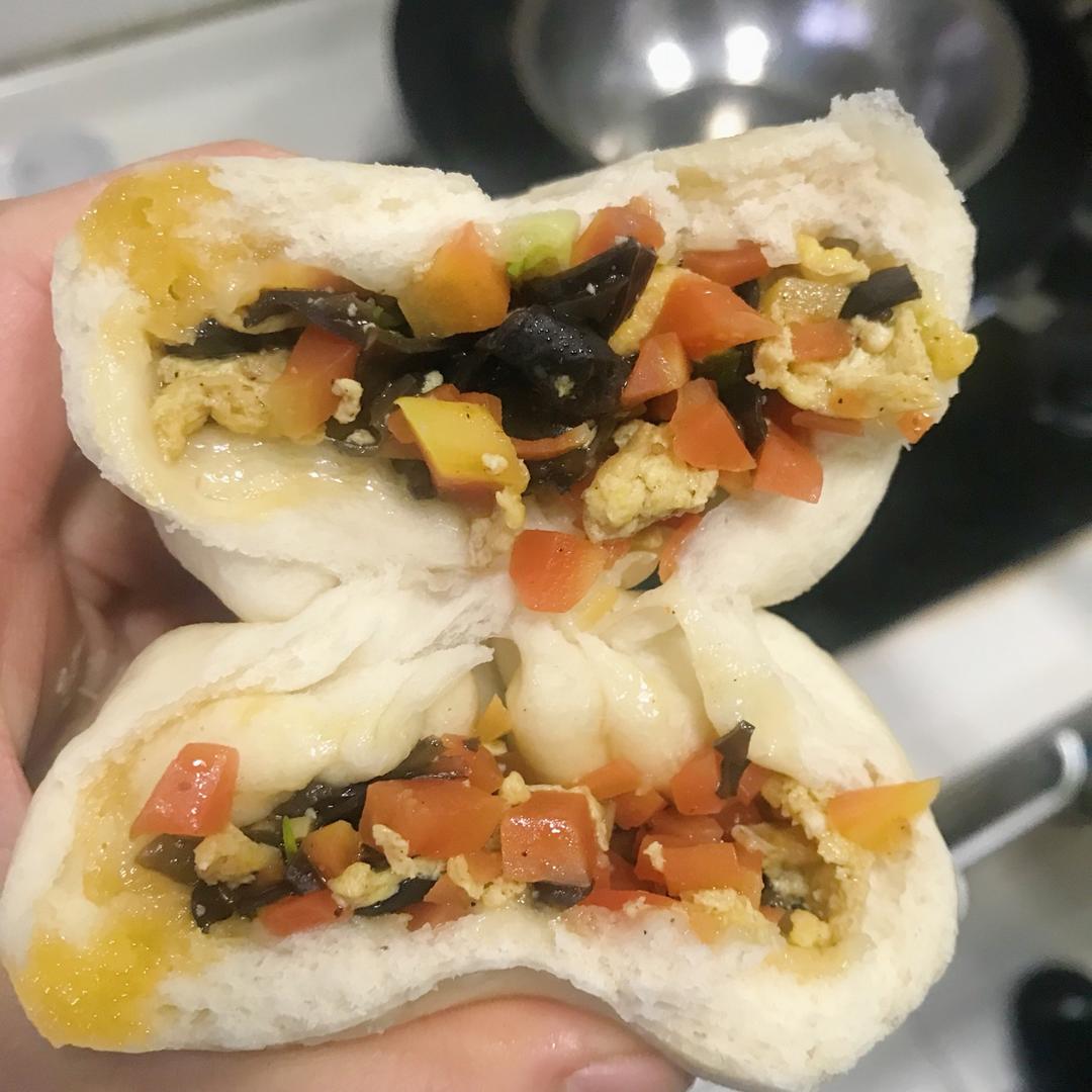 胡萝卜木耳鸡蛋素包子