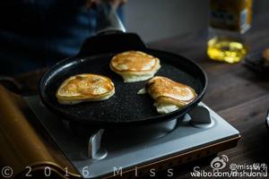 焦糖橙子蓝莓pancake. Blueberry ricotta pancakes with carmelised oranges.的做法 步骤8