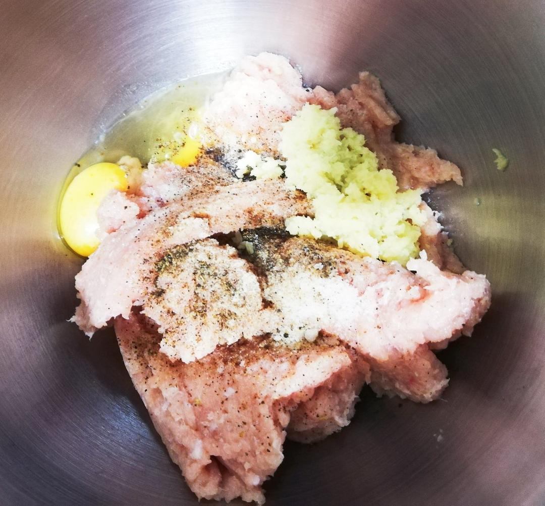 麦吉食谱(鸡胸肉猪肉丸)