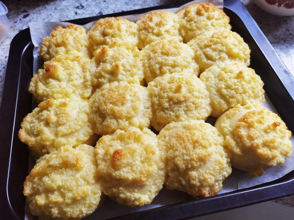 一次发酵❗️超简单椰蓉小餐包❗️又香又软，好吃哭～