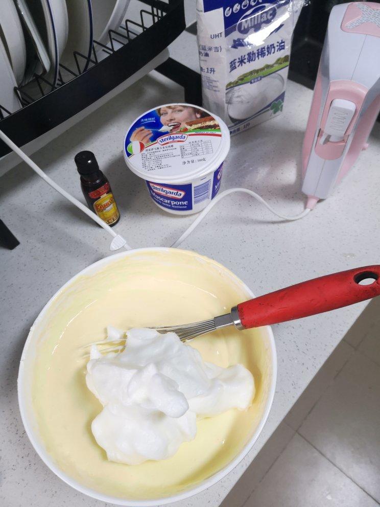 在欧洲学会的经典版提拉米苏