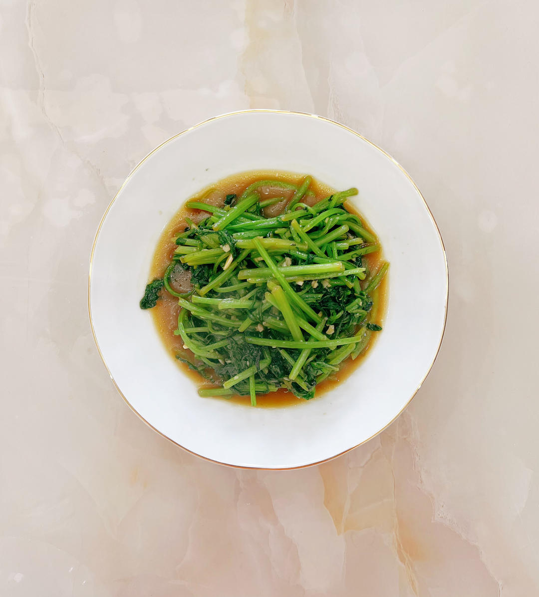 炒茼蒿（零失败巨好吃的快手菜）