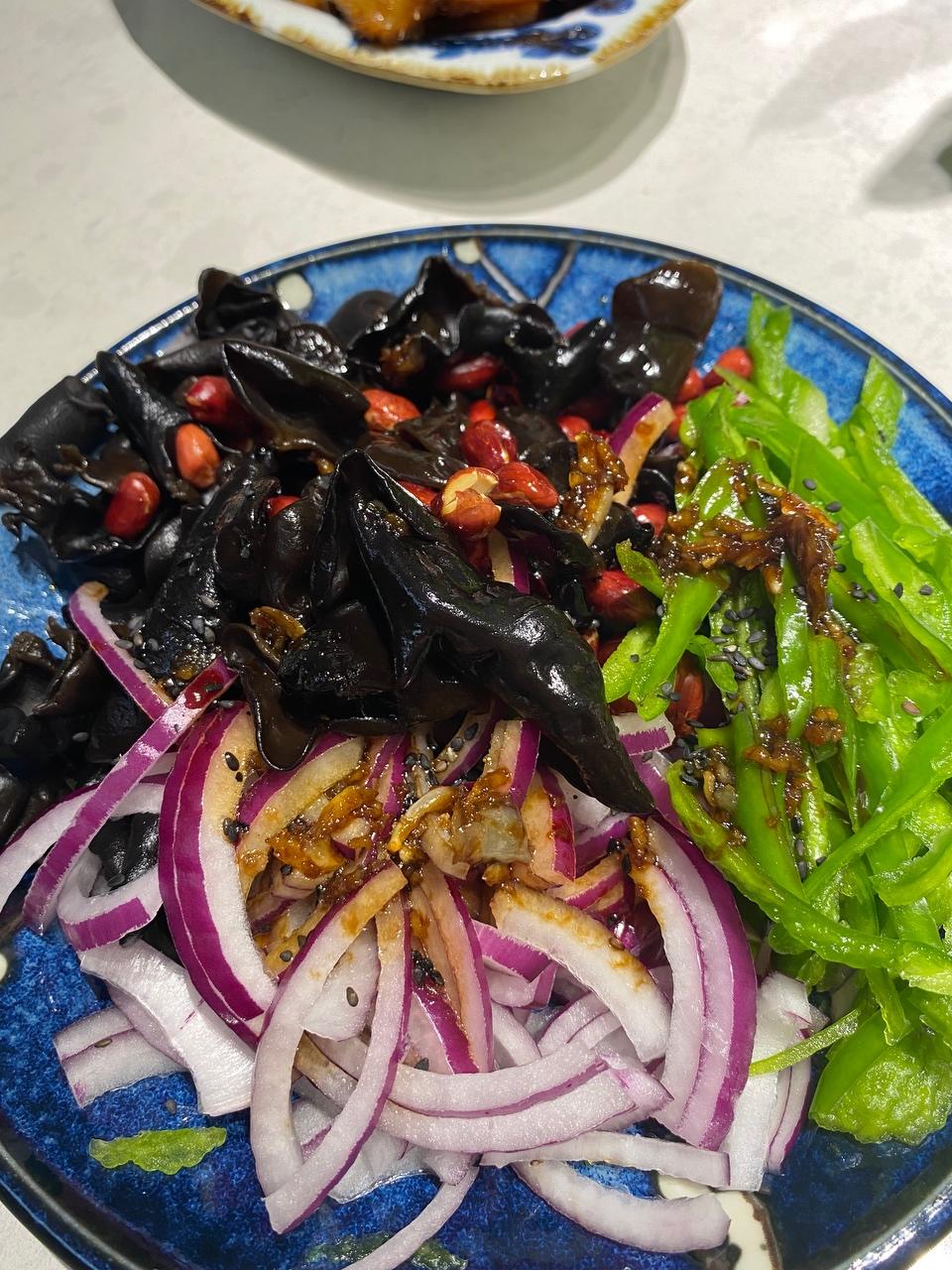 洋葱木耳（夏季小凉菜）的做法