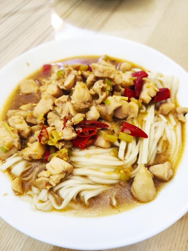 辣子鸡丁拌面（超级好吃啊！！！）