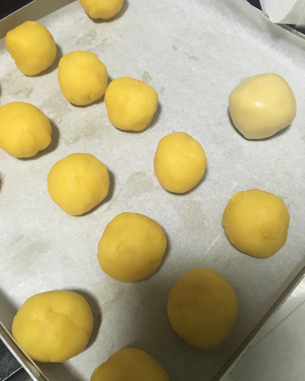 金沙奶黄月饼