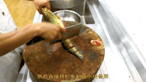 厨师长教你：“大蒜烧鲶鱼”的家常做法，口感细腻味道非常鲜美的做法 步骤3