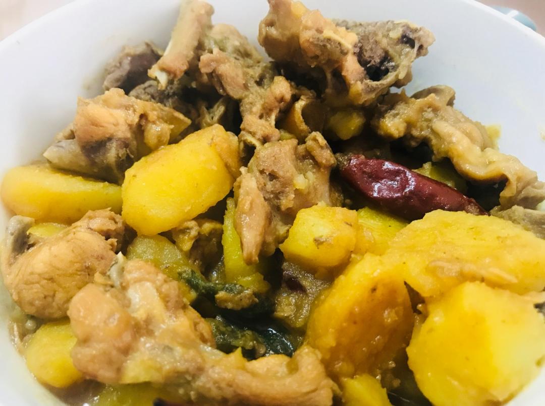 土豆炖鸡架