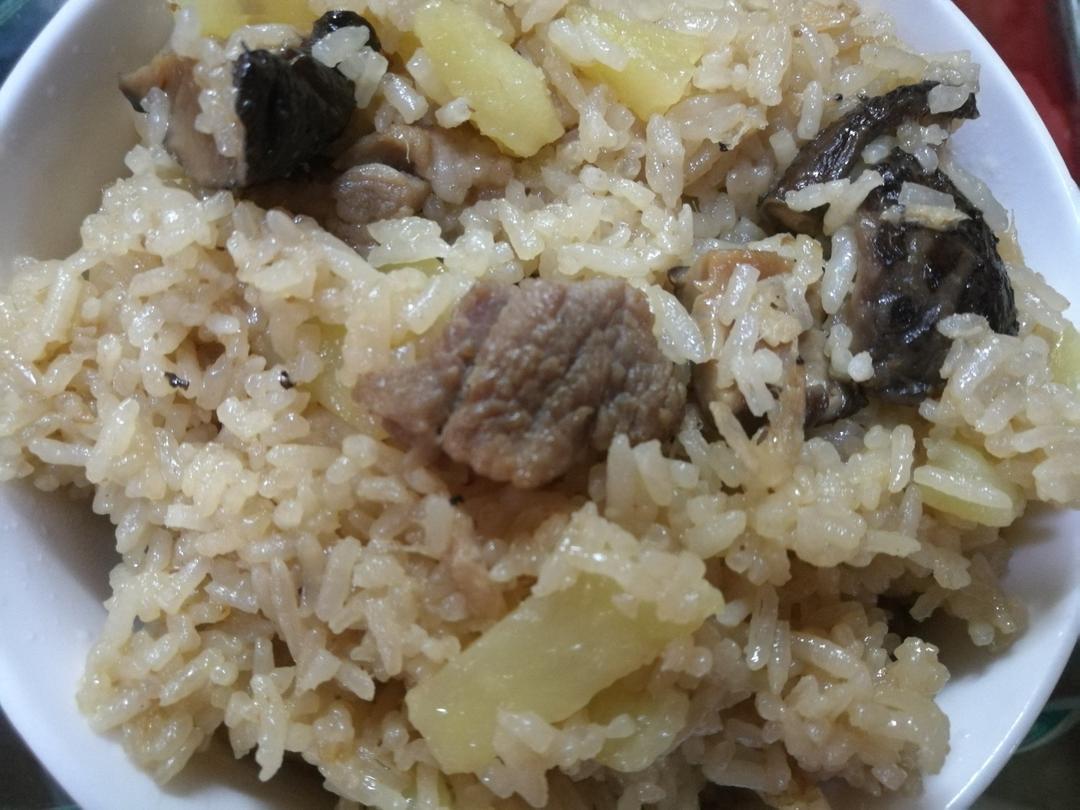 土豆焖饭（电饭锅版）