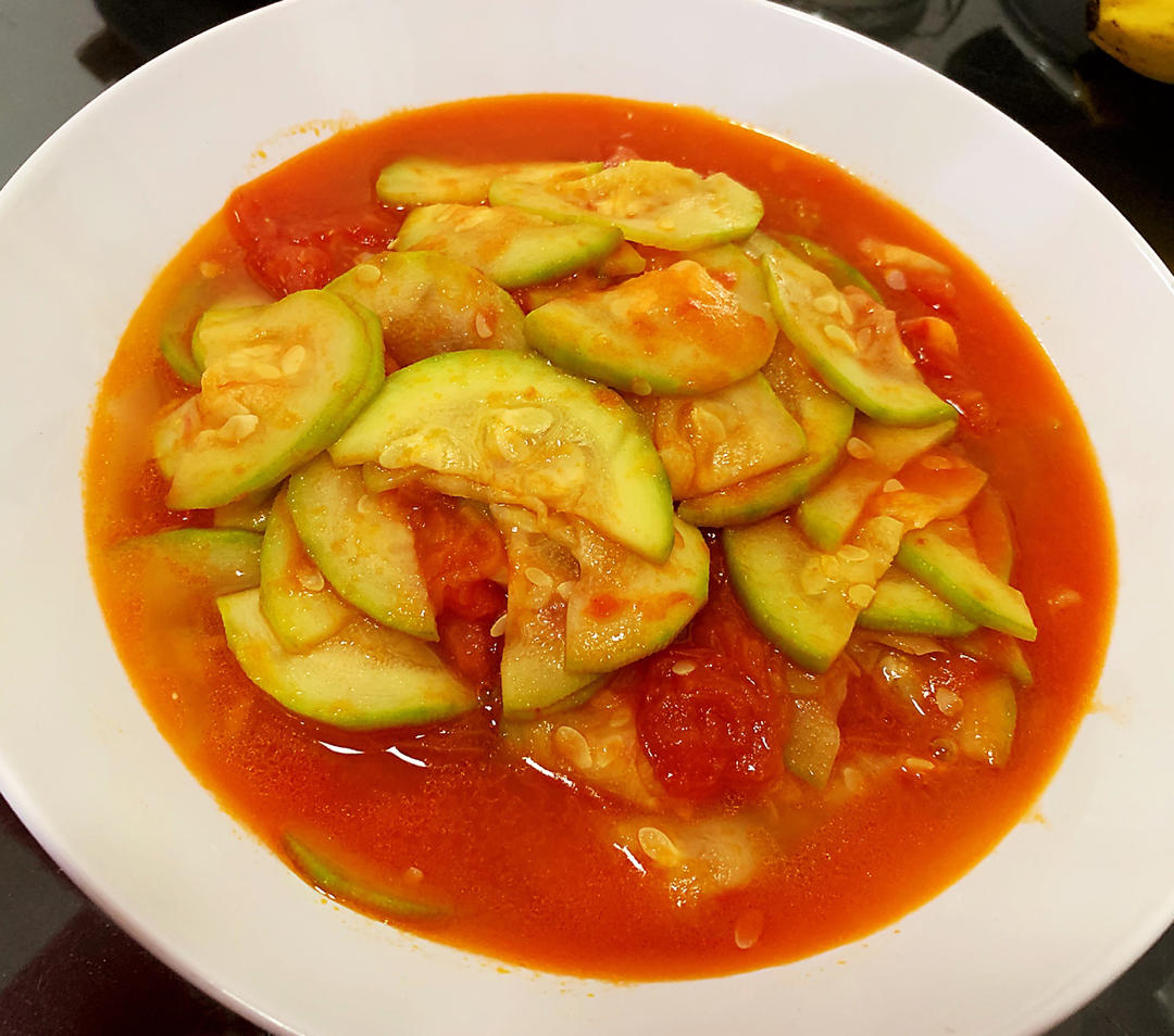 西红柿炒西葫芦