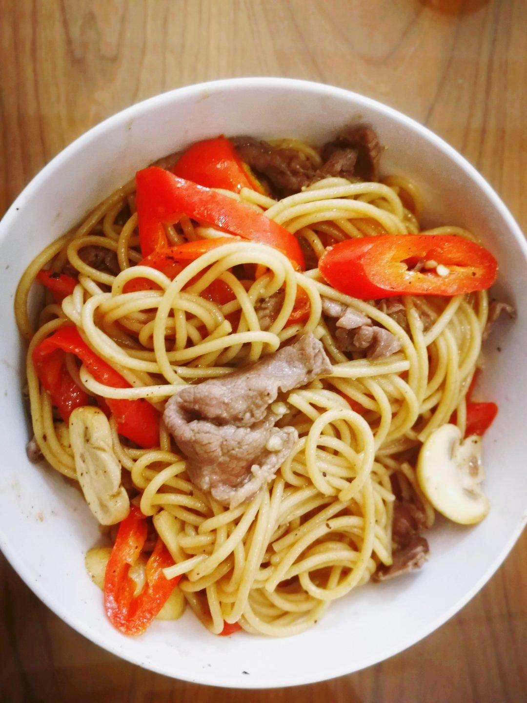 牛肉粒黑椒意面