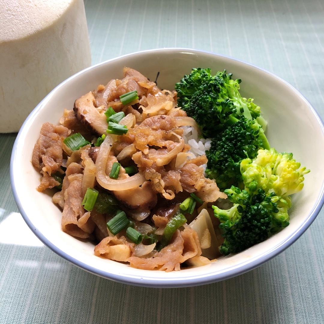 洋葱肥牛饭