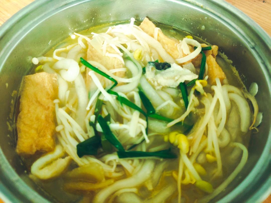 老坛酸菜鱼乌冬面