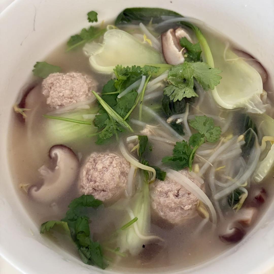 小白菜丸子汤