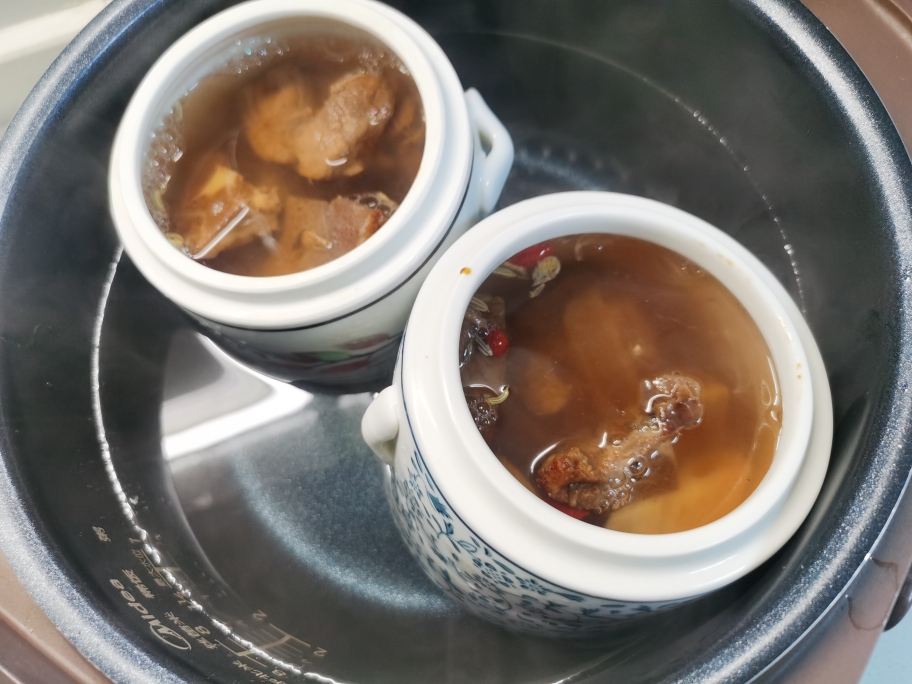 瓦罐汤之莲藕排骨汤的做法