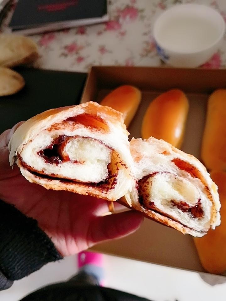 不加黄油  普通面粉版  巧克力酱流心面包卷