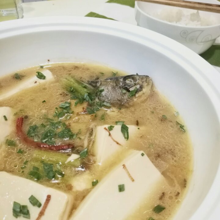 鲫鱼豆腐汤
