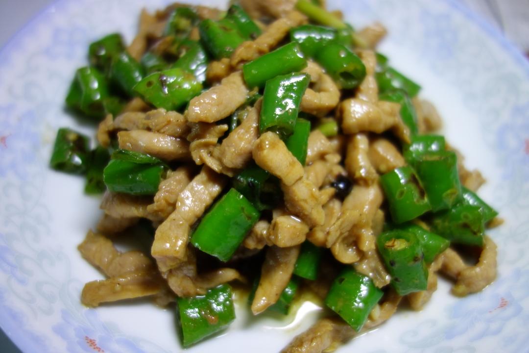 与众不同辣椒炒瘦肉的做法