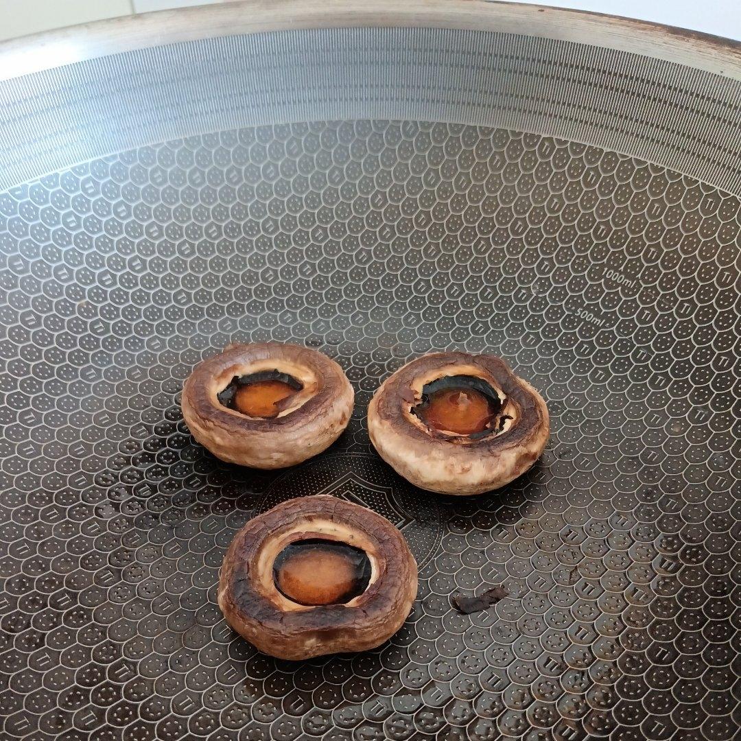 保留最原始鲜味儿的煎口蘑