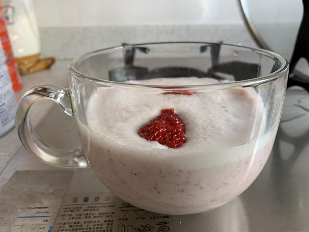 草莓奶昔
