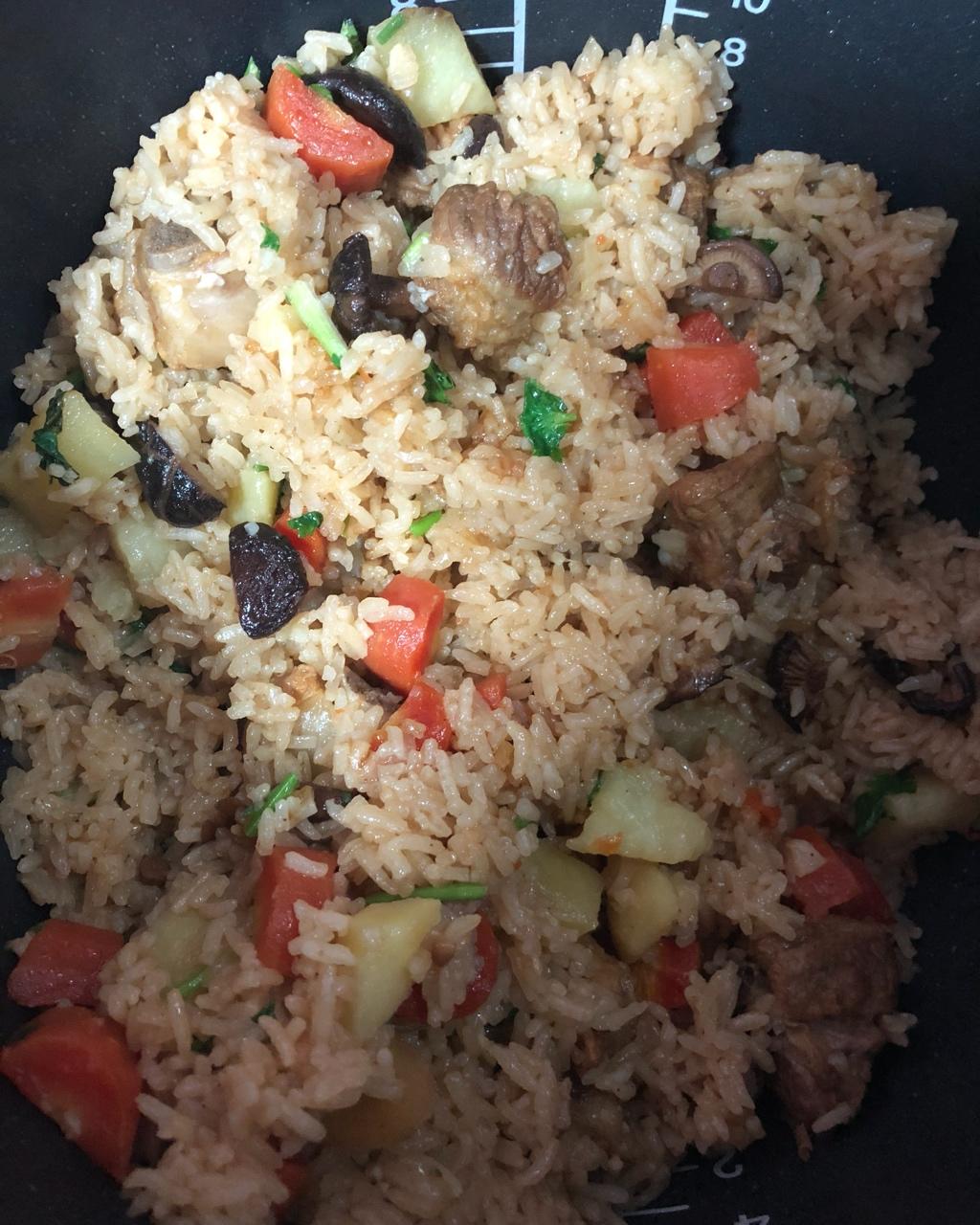 喷香排骨焖饭（爆好吃）