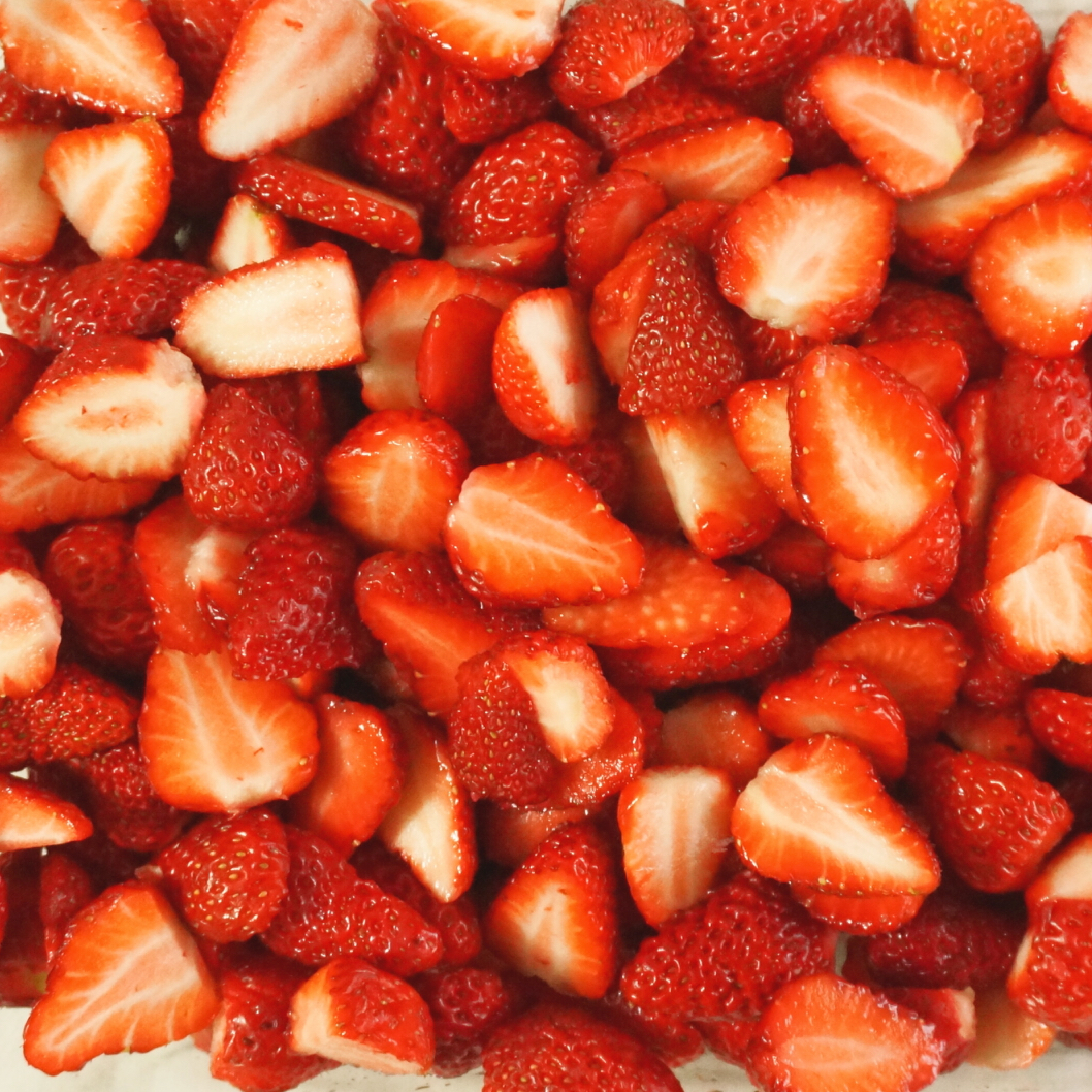 今冬第一颗草莓