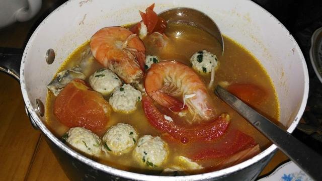 鲅鱼丸海鲜汤的做法