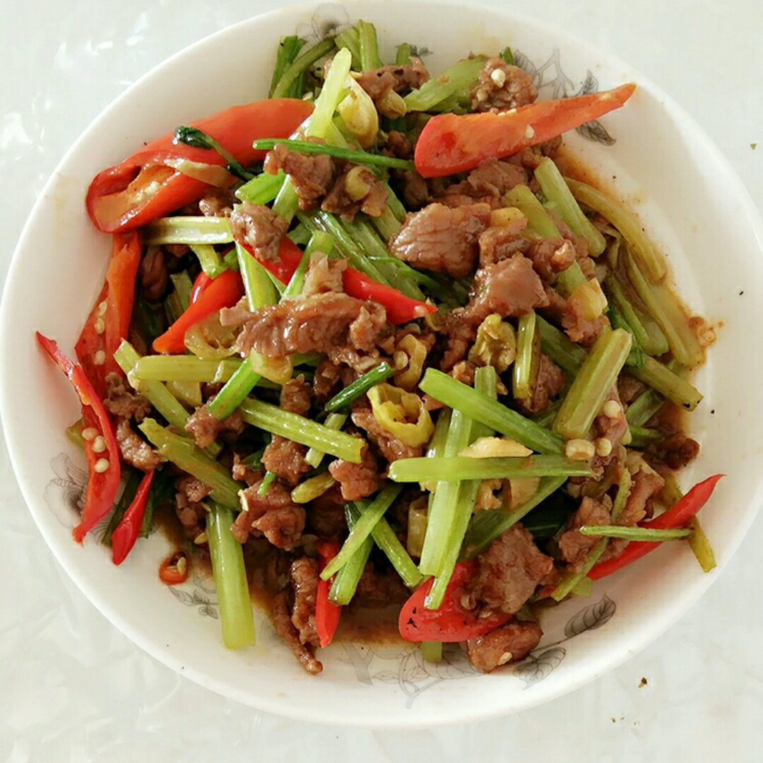 芹菜炒牛肉