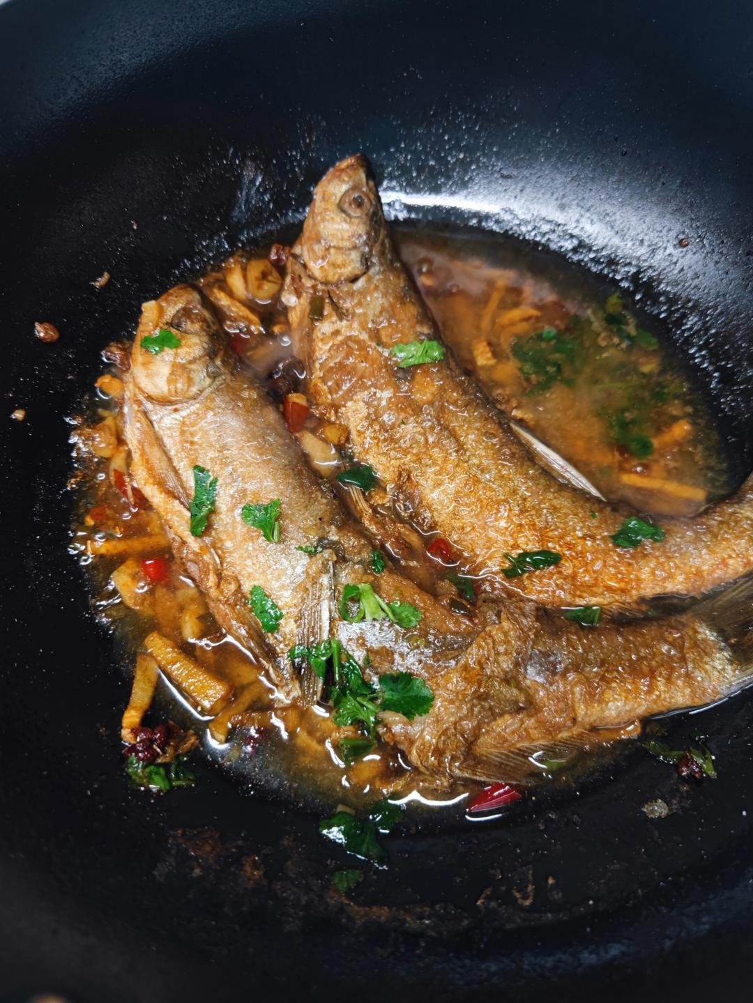 香煎翘嘴鱼