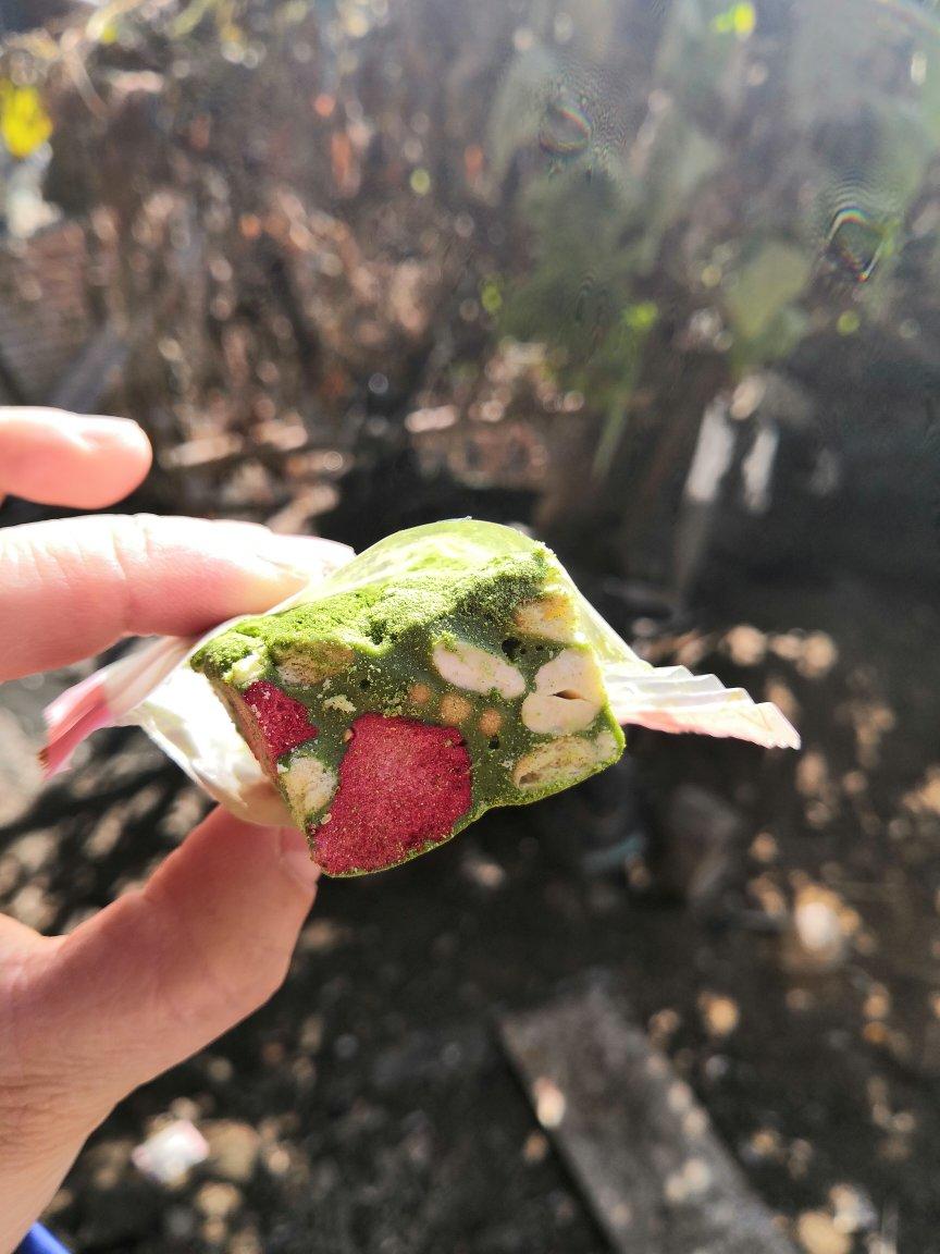 抹茶草莓雪花酥