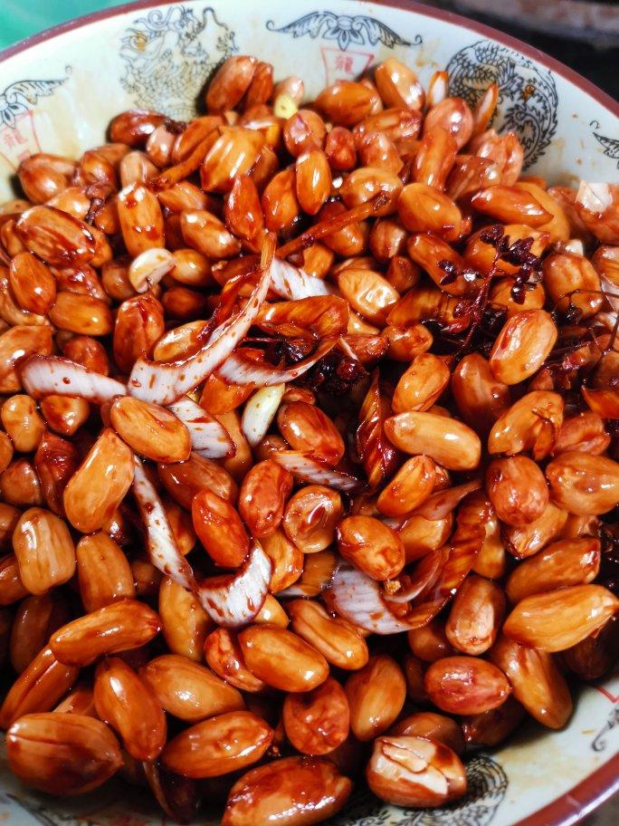牙小护做的酱焖花生米
