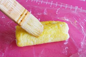 宝宝辅食：黄金香蕉芝士吐司卷儿的做法 步骤6