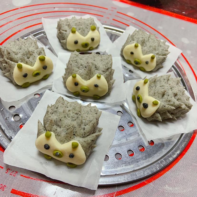 卡通刀切馒头系列——小刺猬芝麻馒头