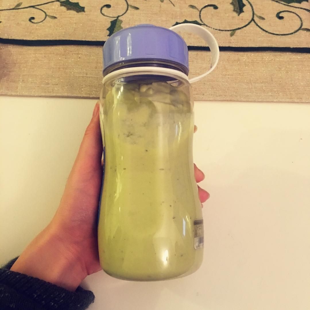 牛油果香蕉奶昔