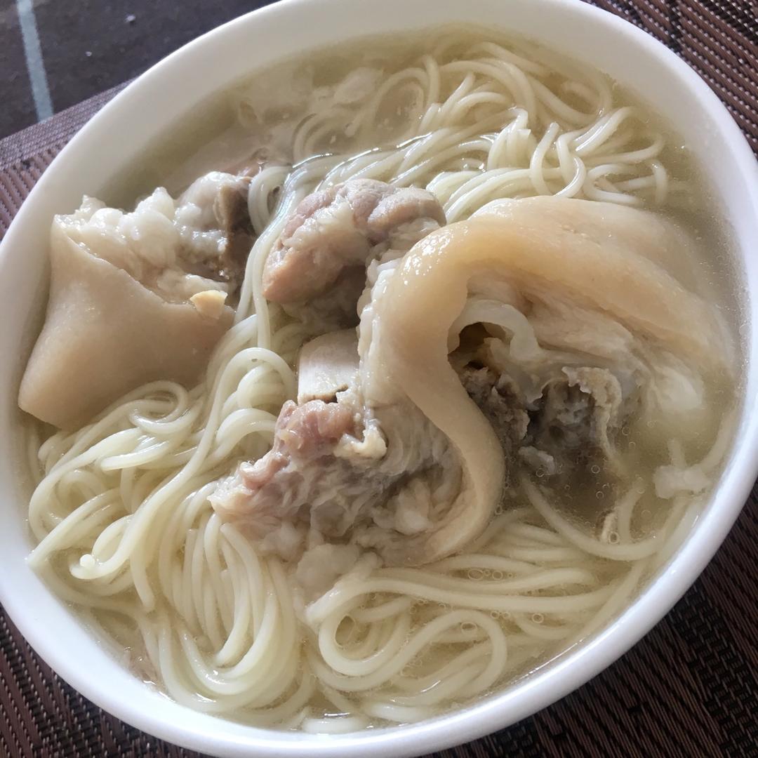 cici不吃香菜做的香嫩猪蹄面