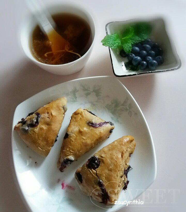 黑莓全麦早餐司康丨健康·烘焙<好好吃饭2>
