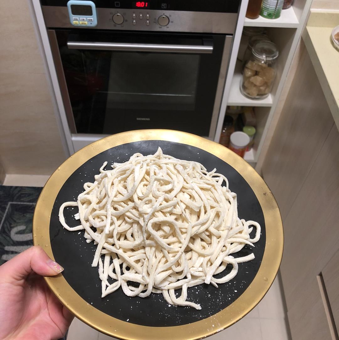 快手纯手工擀面条