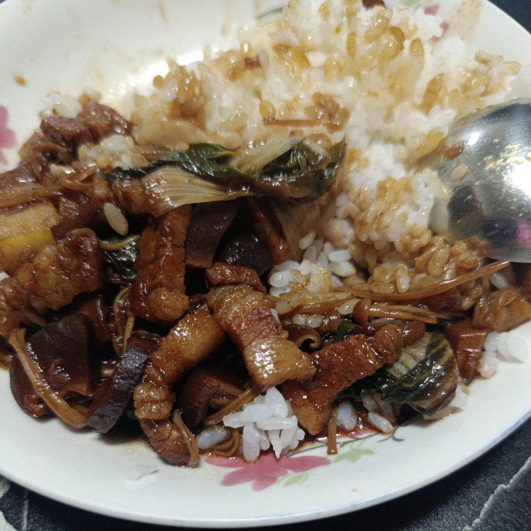 香菇卤肉饭造起来
