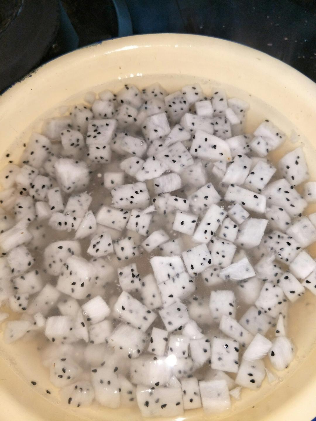 西米雪梨火龙果糖水