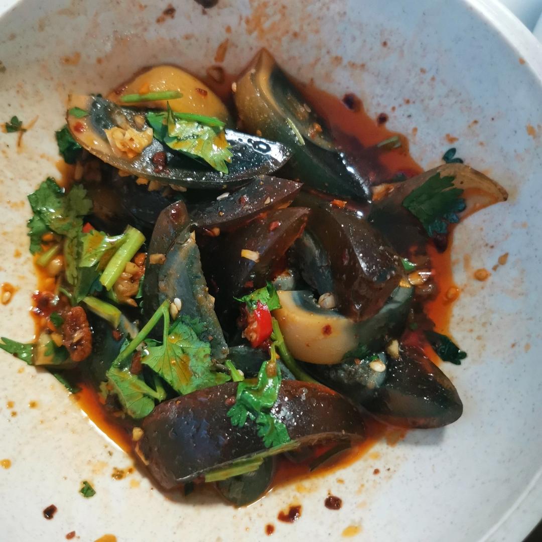 ㊙️香菜拌皮蛋，太香太开胃啦！