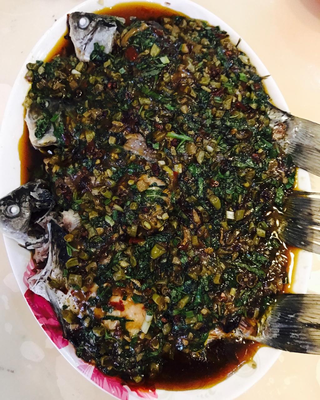 蜗牛宝宝-00做的藿香鲫鱼