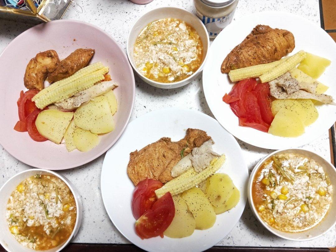 清新鸡胸肉蔬菜沙拉–可当减脂餐