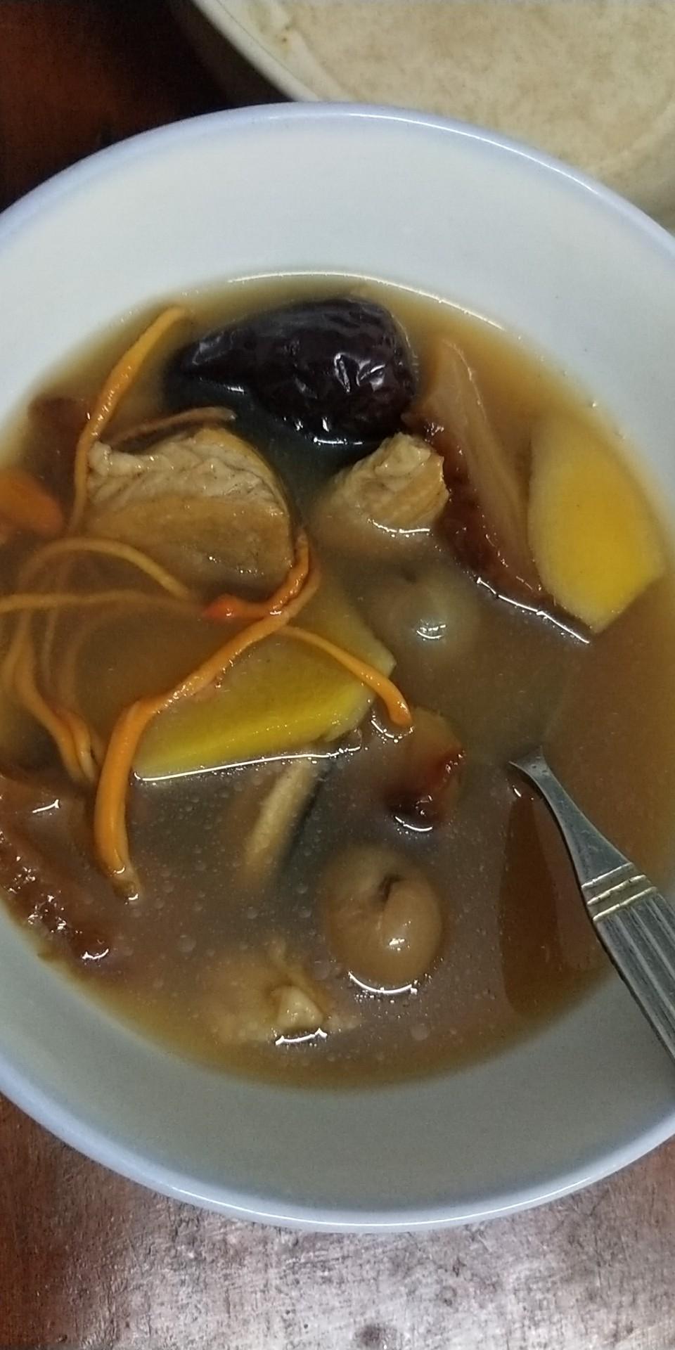 懒人养生汤——虫草花炖瘦肉汤